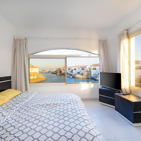 Aden Beach - Sea View Room With Beach Access In Villa Hurghada Exterior photo
