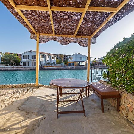 Aden Beach - Sea View Room With Beach Access In Villa Hurghada Exterior photo