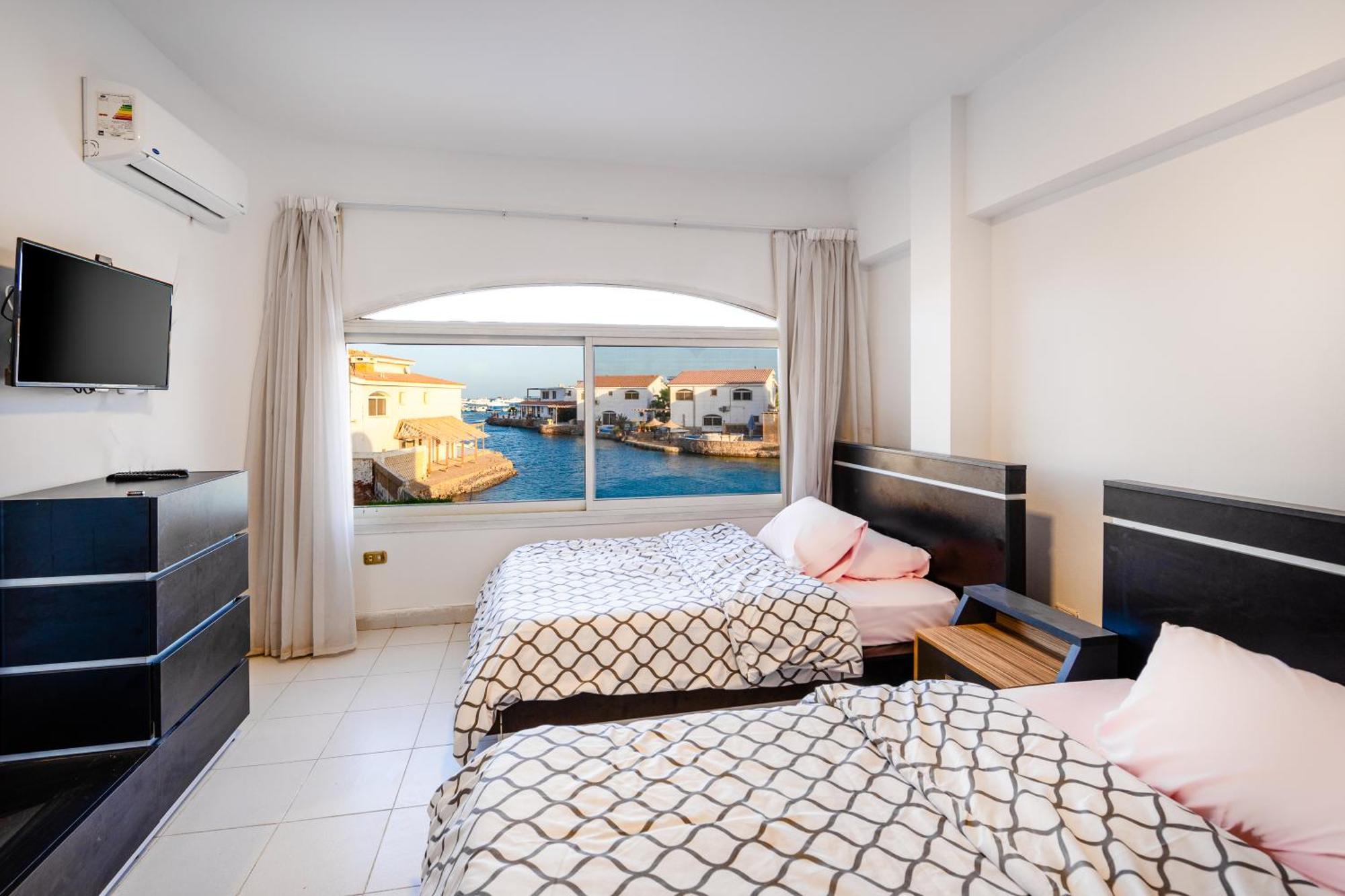 Aden Beach - Sea View Room With Beach Access In Villa Hurghada Exterior photo