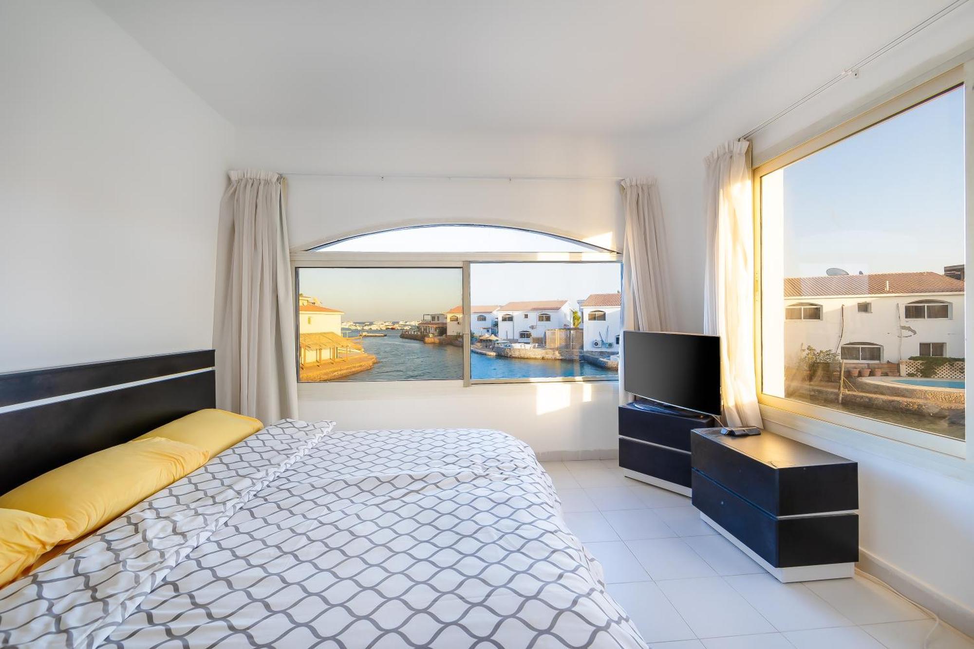 Aden Beach - Sea View Room With Beach Access In Villa Hurghada Exterior photo