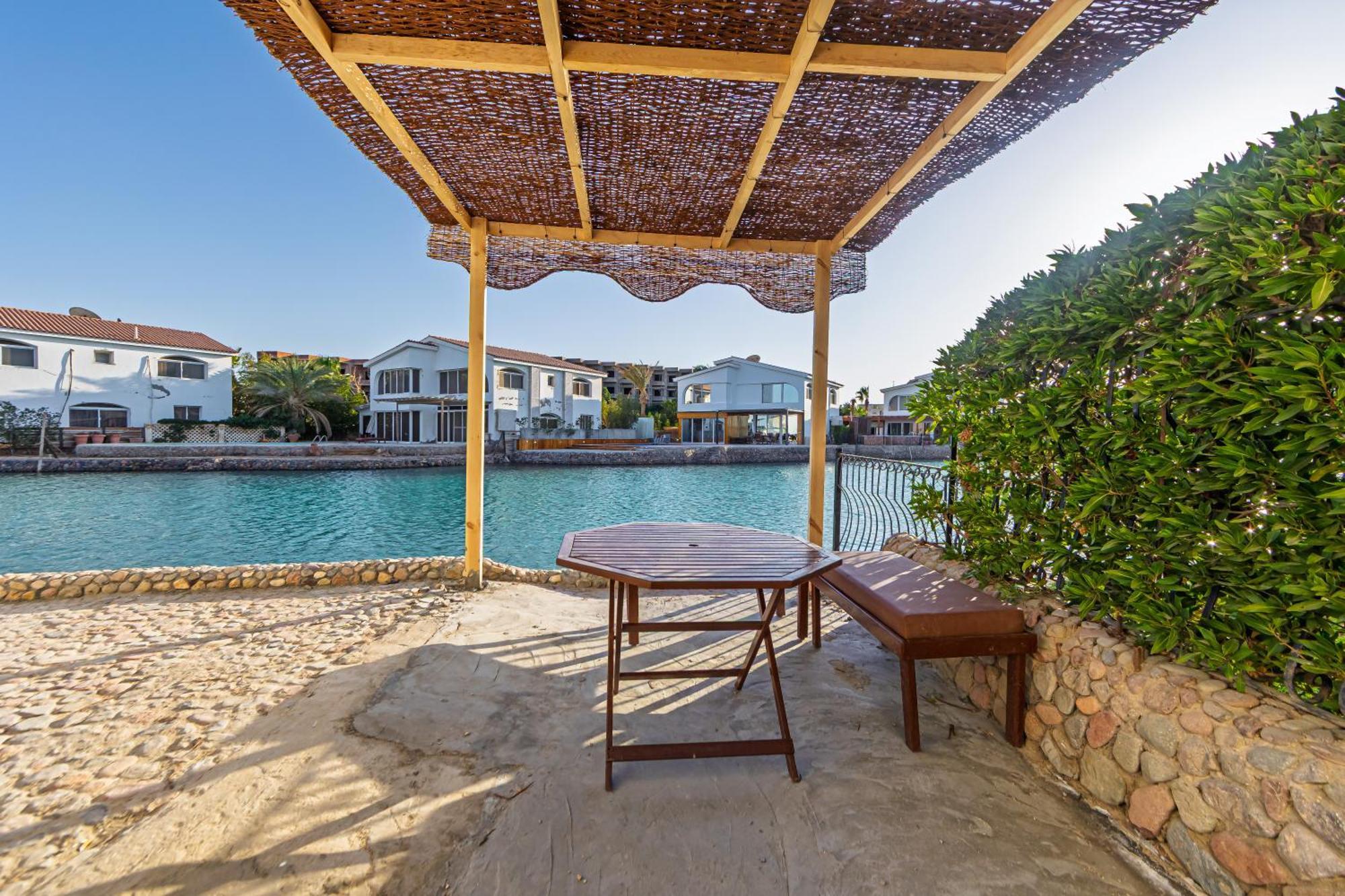 Aden Beach - Sea View Room With Beach Access In Villa Hurghada Exterior photo